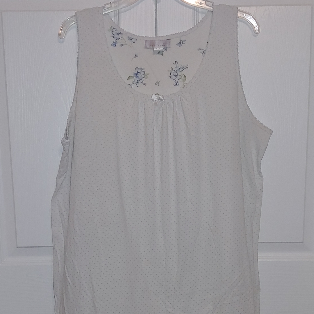 Woman's nightgown